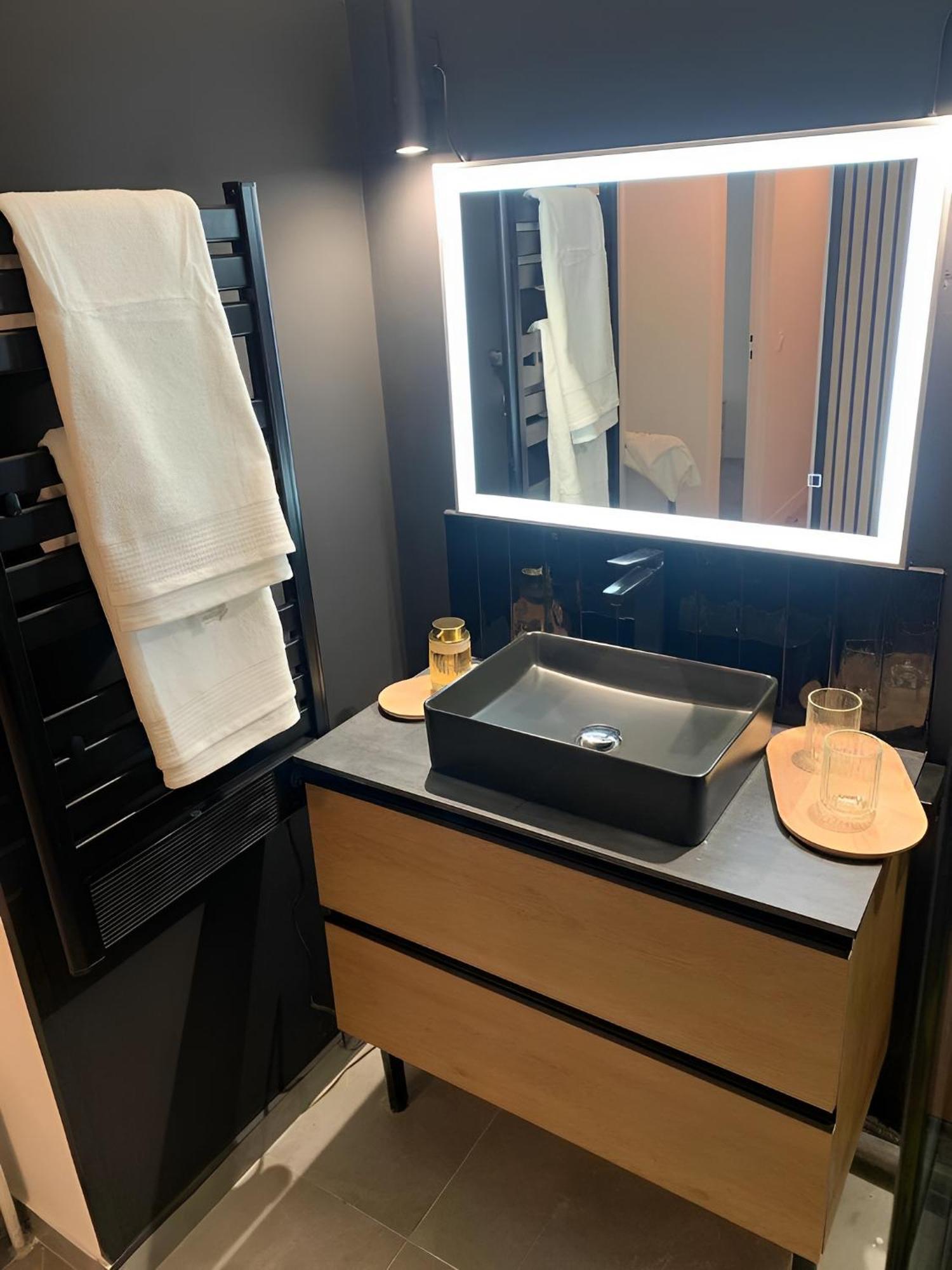 Magnifique Appartement, 3 Min De Paris Levallois-Perret Buitenkant foto